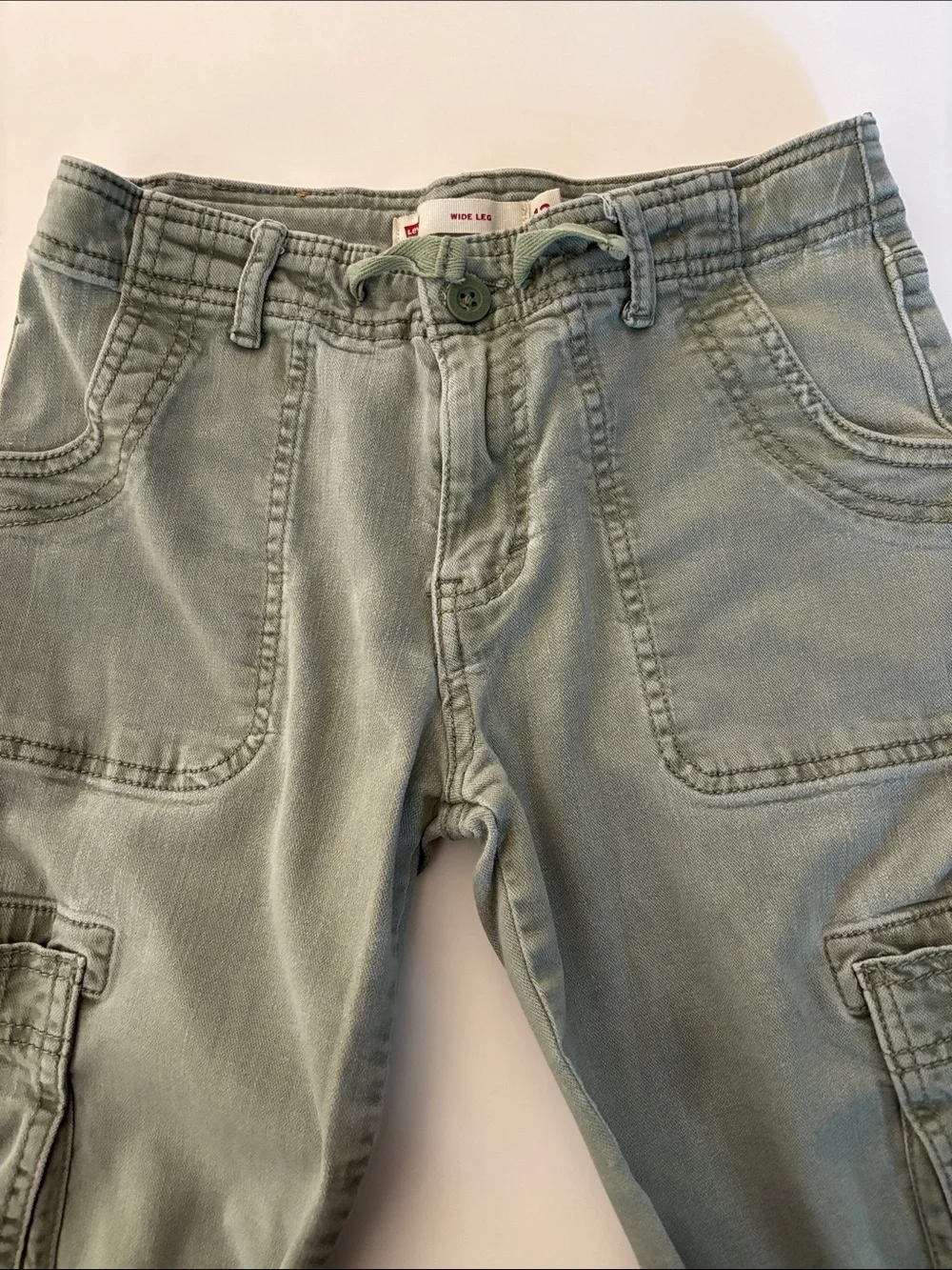 Girls Levi’s Casual Cargo Pants in Olive Green